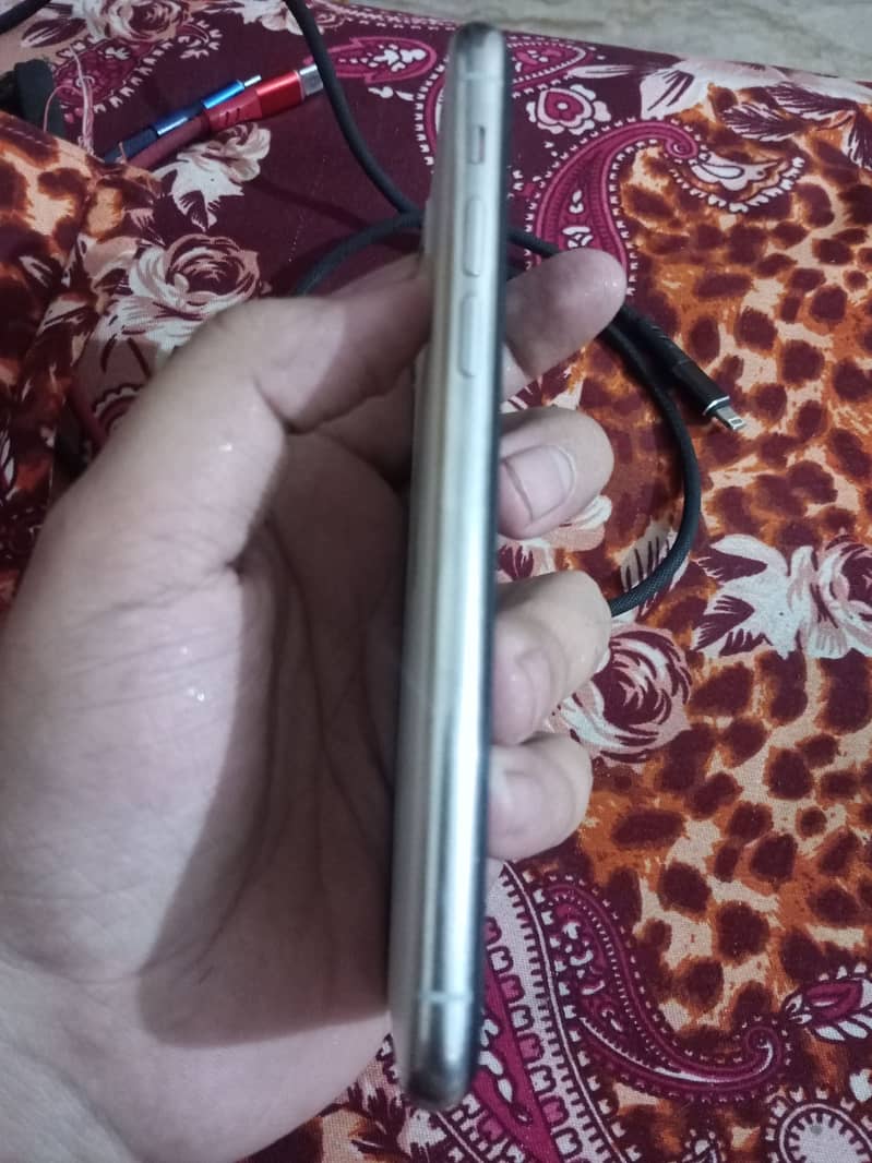 Apple iPhone 11 Pro 5