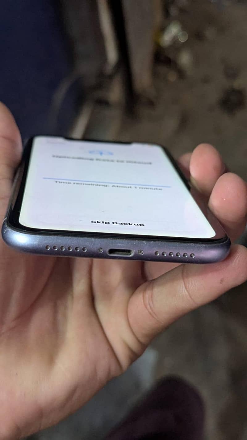 Apple iPhone 11 4