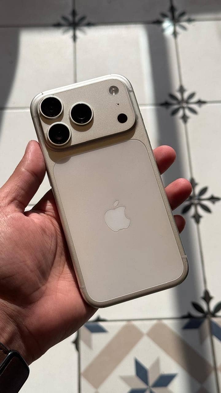 Apple iPhone 17 Pro 0
