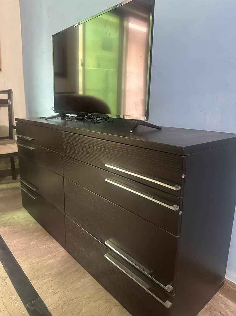 Console table 0