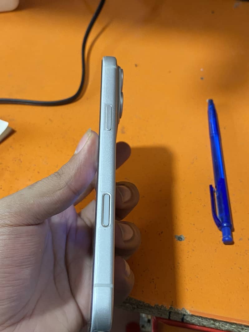 Apple iPhone 17 Pro Max 5