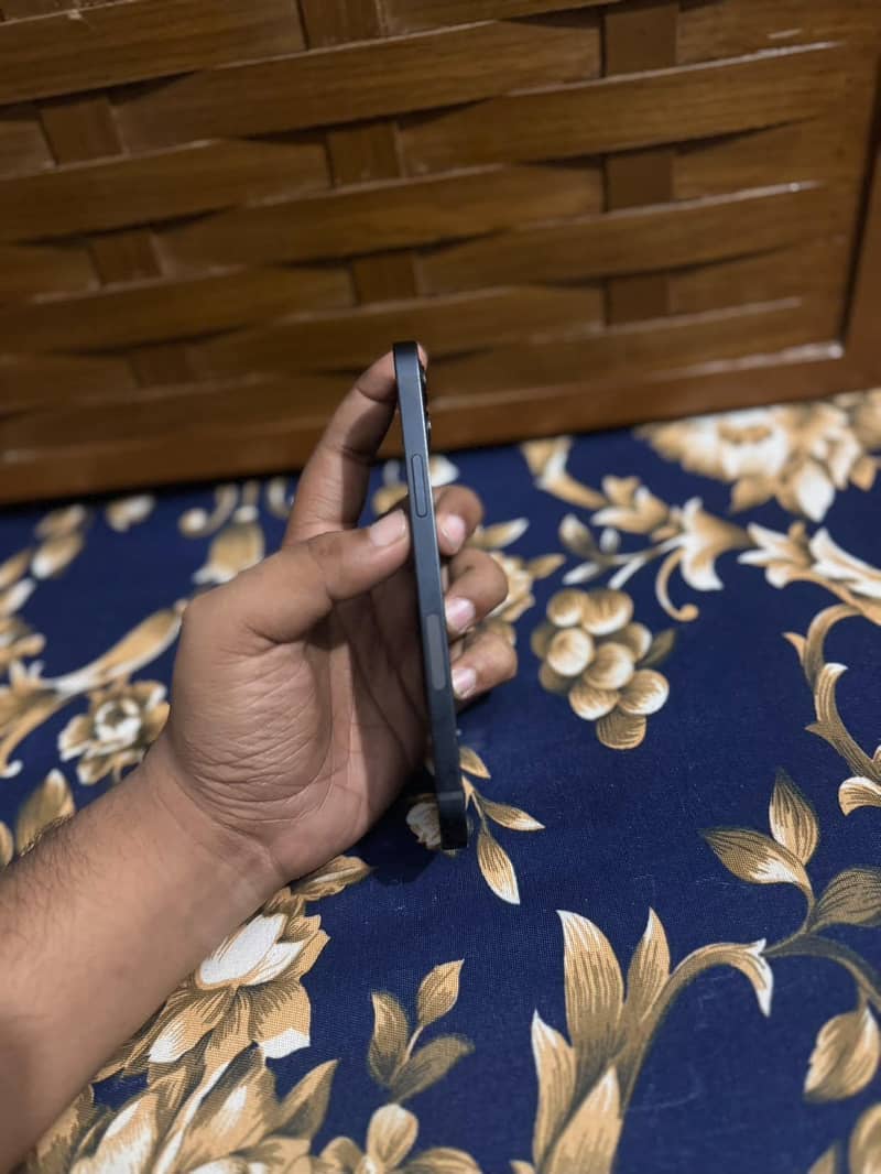 Apple iPhone 12 5