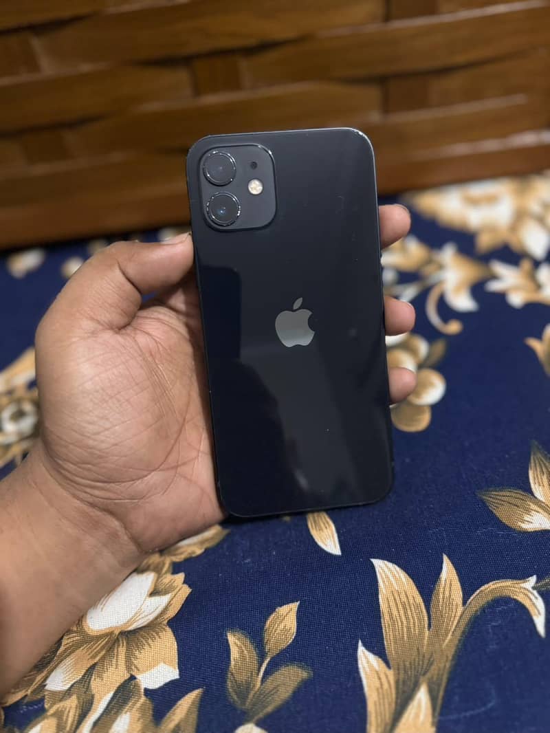 Apple iPhone 12 6