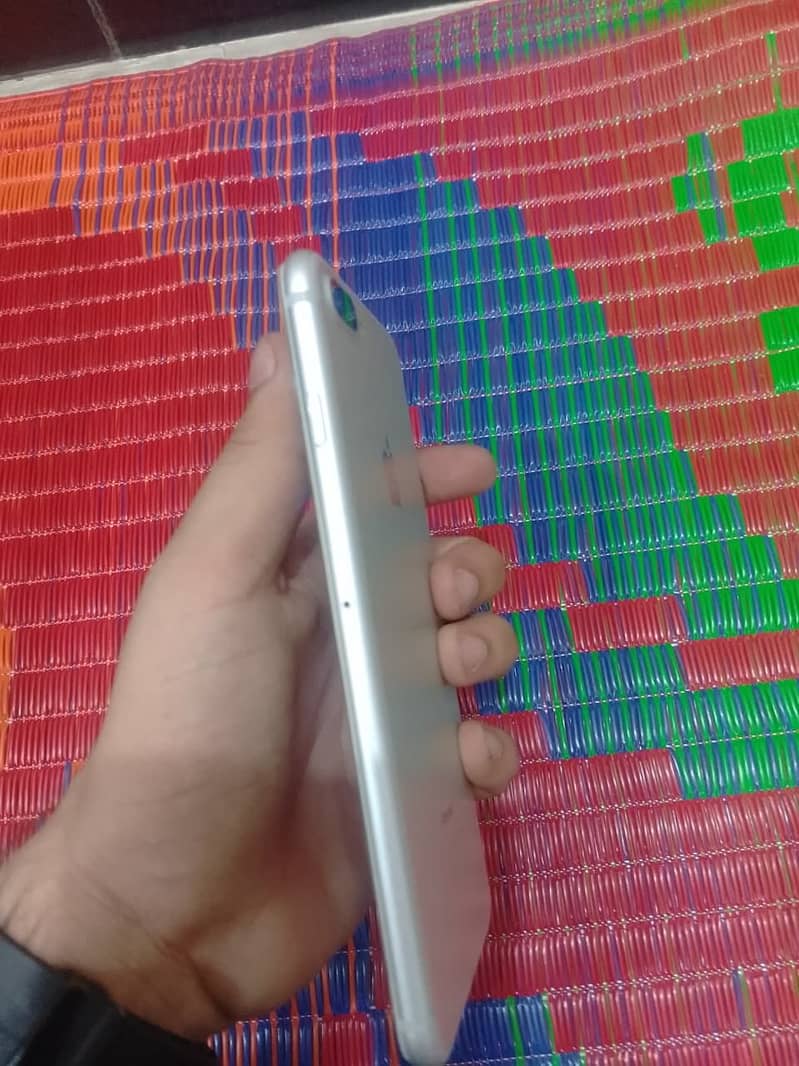 Apple iPhone 7 Plus 0