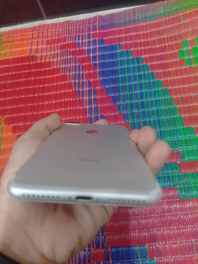 Apple iPhone 7 Plus 1