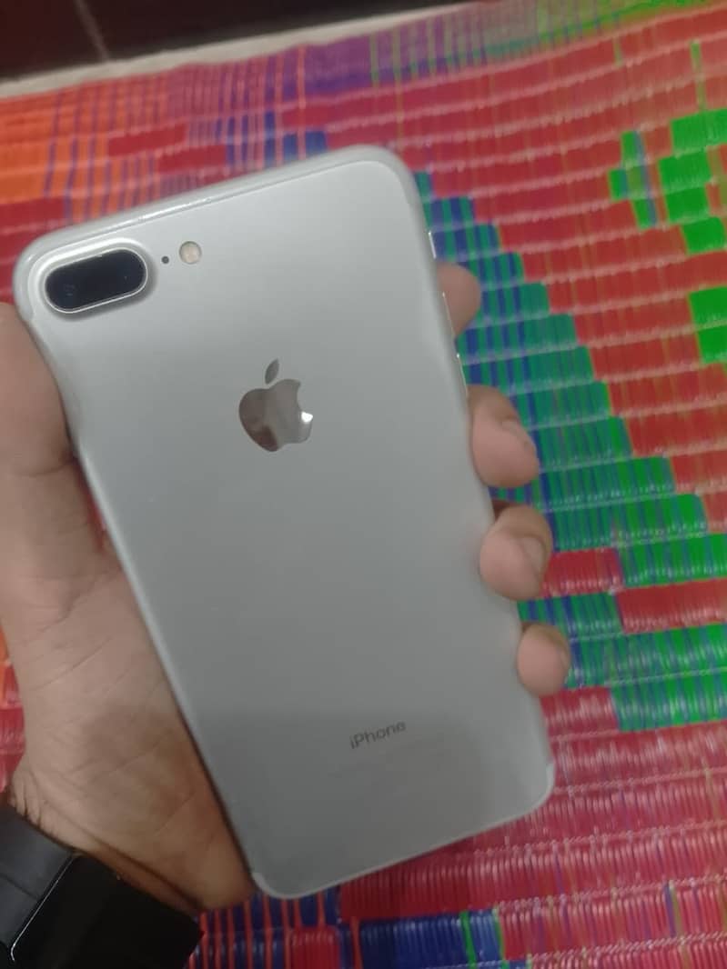 Apple iPhone 7 Plus 3