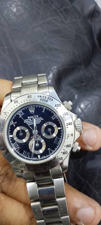 Rolex Daytona Watch – Black Dial & Silver Bracelet