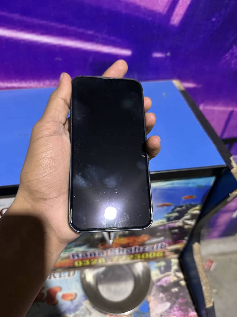 Apple iPhone 13 2