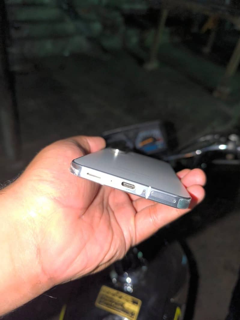 Samsung a56 1