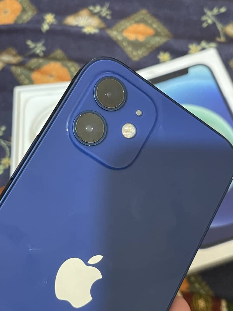 Apple iPhone 12 2