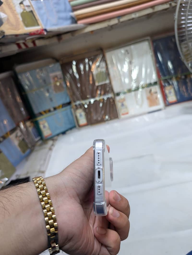 Apple iPhone 14 3