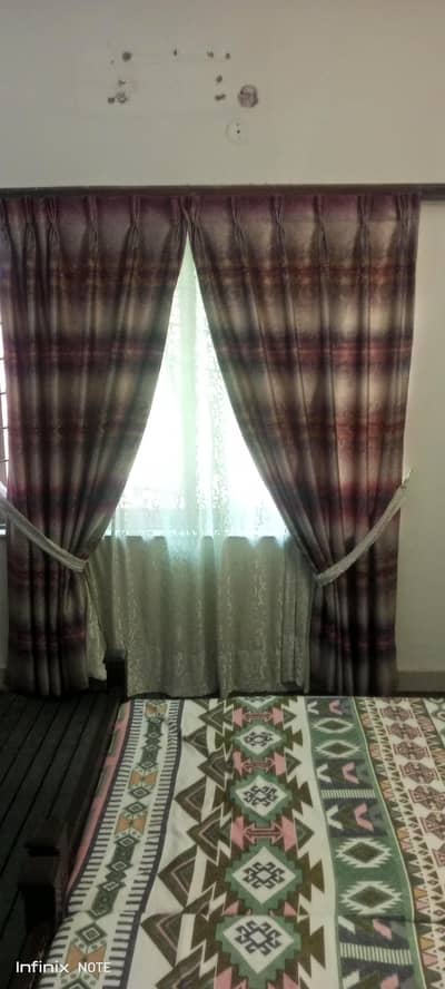 3 curtain in good condition