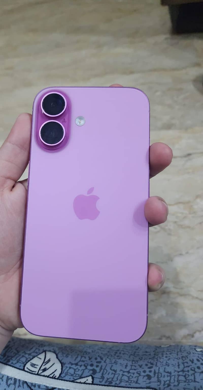 Apple iPhone 16 3