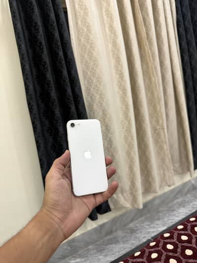 Apple iPhone SE