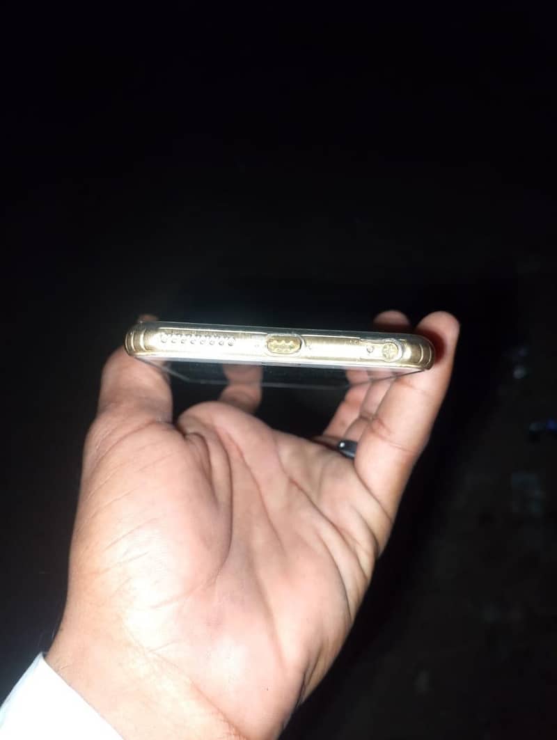Apple iPhone 6S 1