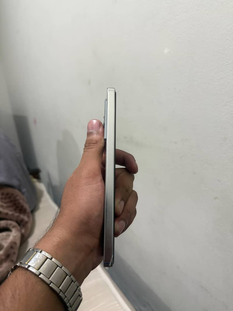 Infinix Note 40 4