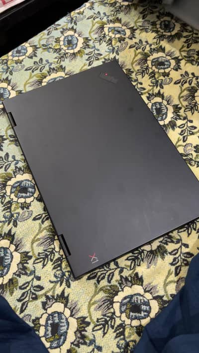 Lenovo ThinkPad X1 Yoga Core i5 - 8th Gen, 8/512GB, Touch Screen & Pen