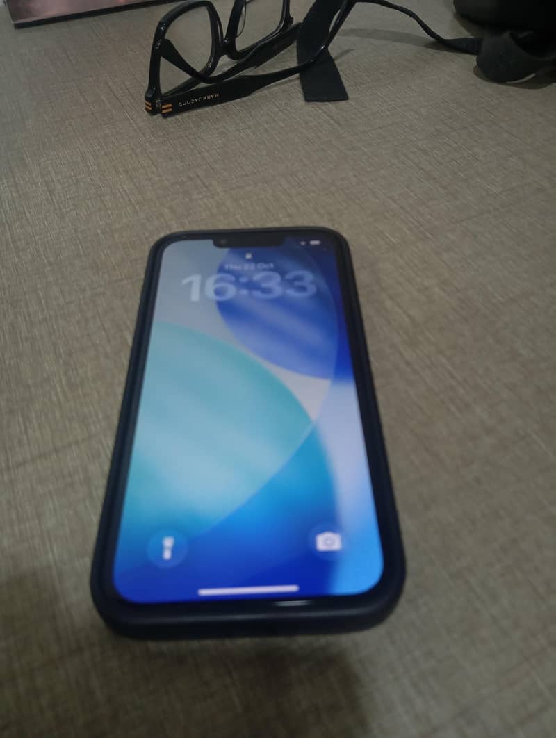 Apple iPhone 13 0