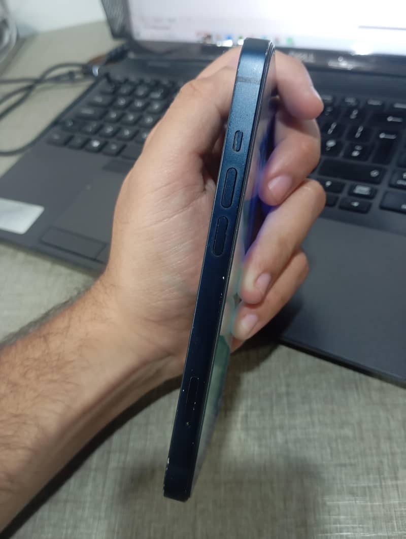 Apple iPhone 13 2