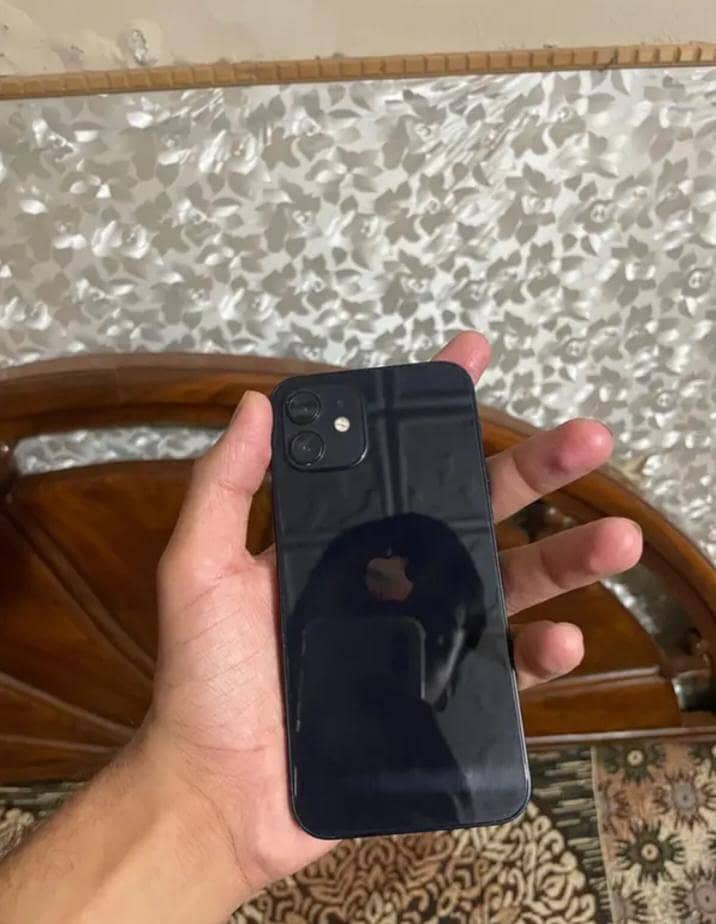 Apple iPhone 12 3