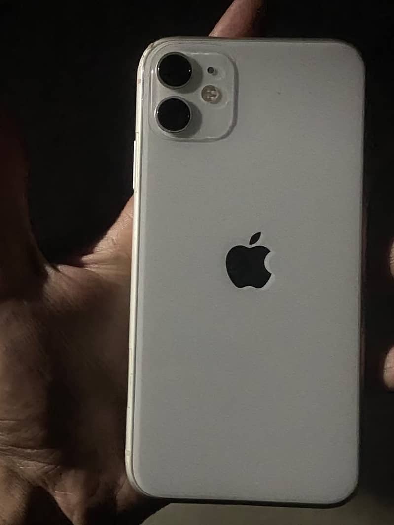 Apple iPhone 11 4