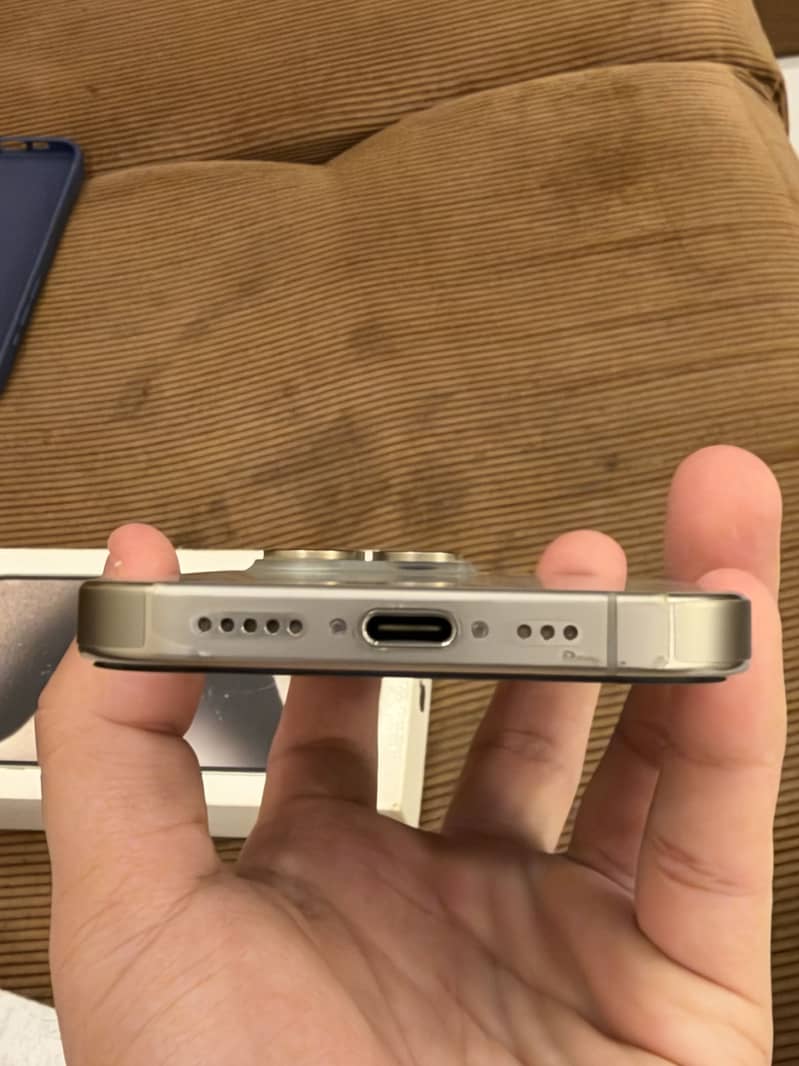 Apple iPhone 15 Pro 2