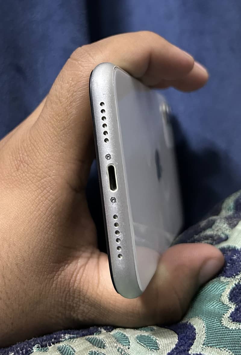 Apple iPhone 11 1