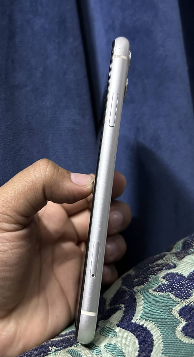 Apple iPhone 11 2