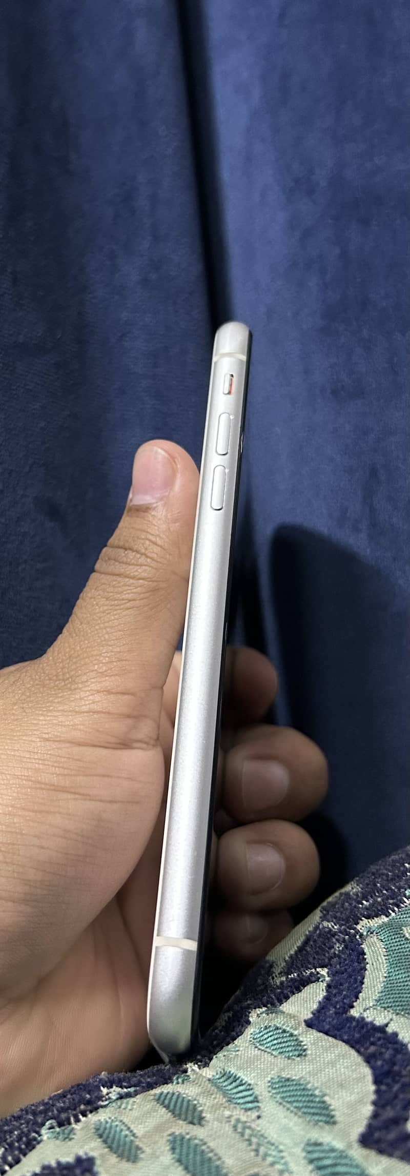 Apple iPhone 11 4