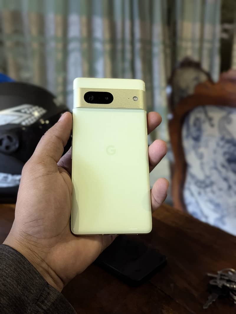 Google Pixel 7 4