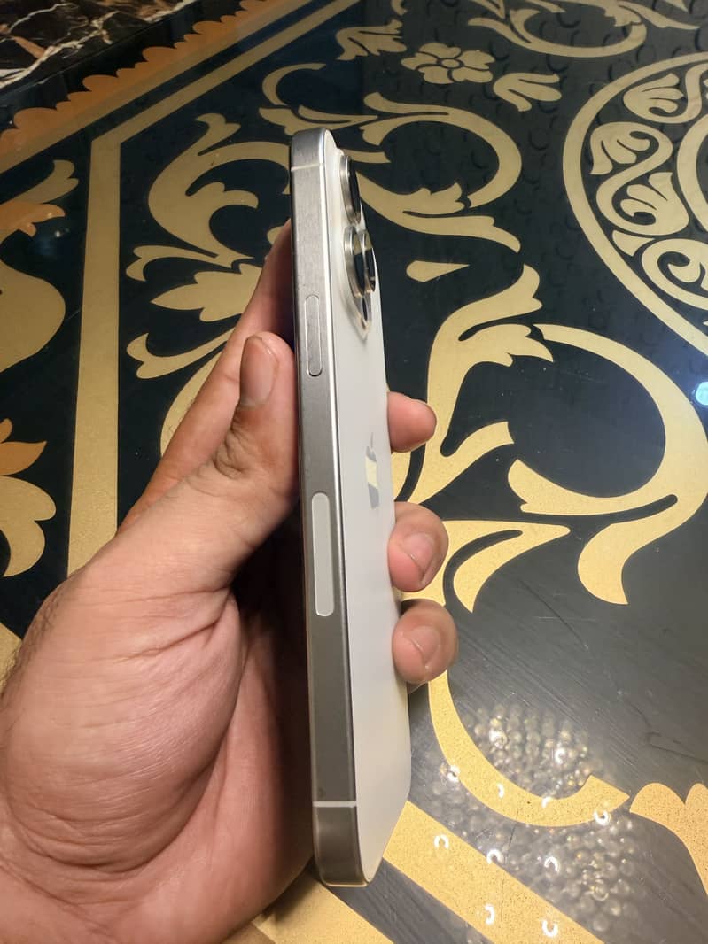 Apple iPhone 15 Pro Max 5