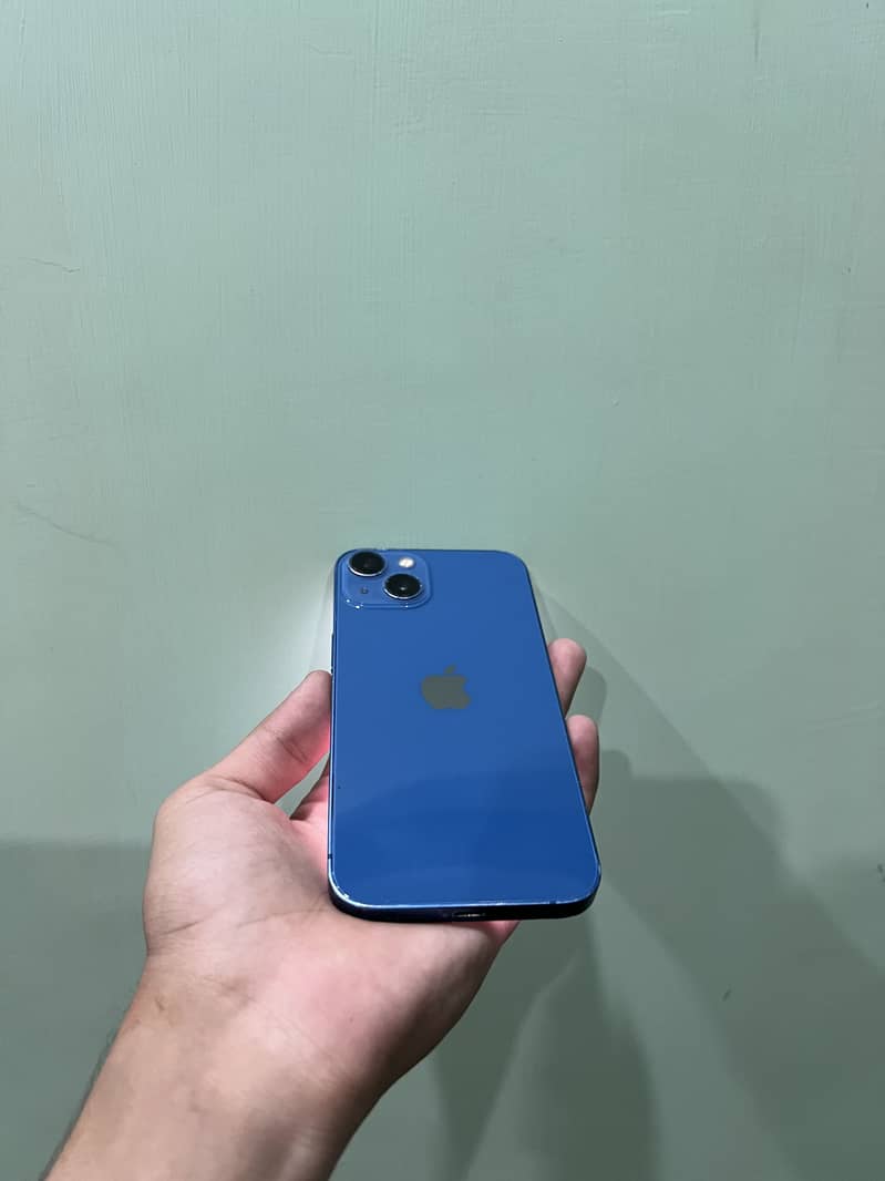 iPhone 13 0