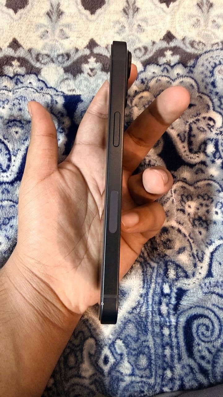 nlApple iPhone 13 5