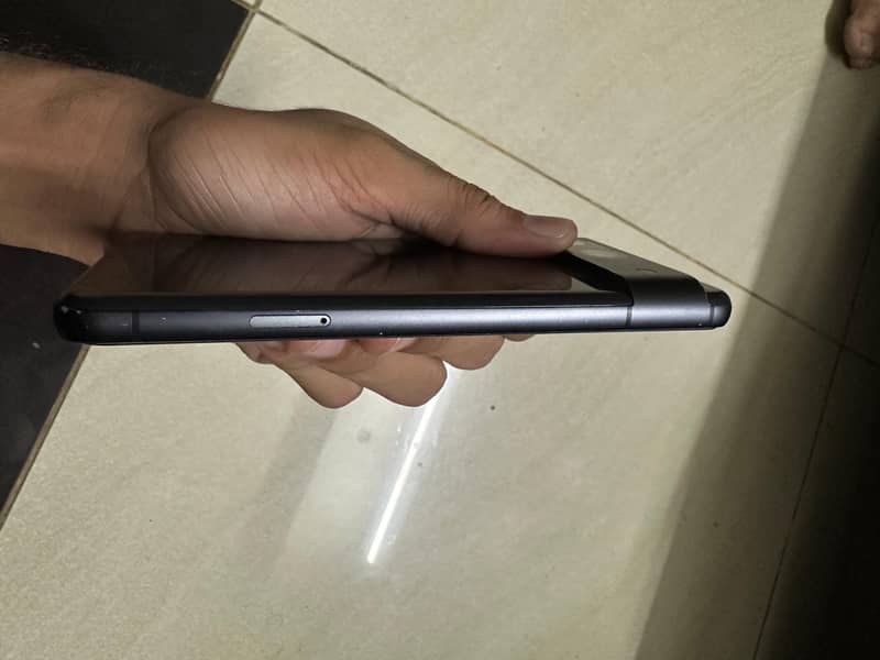 Google Pixel 8 4