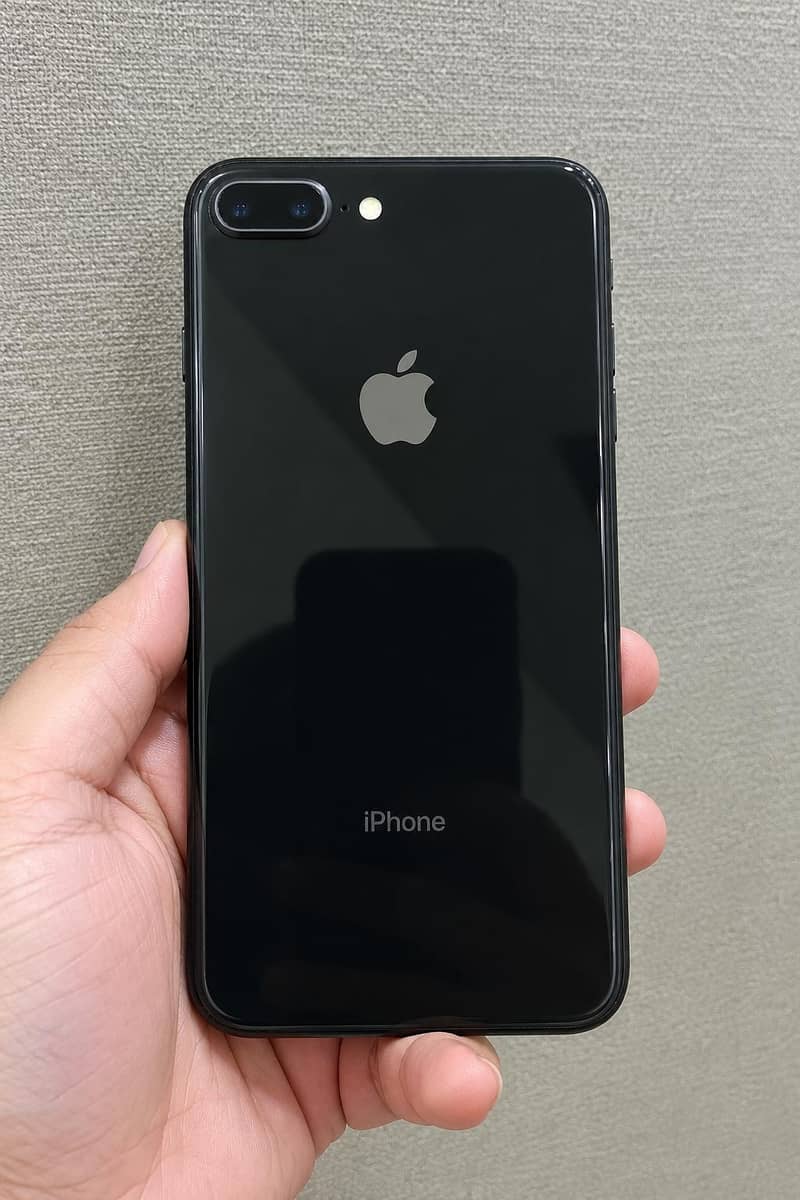 Apple iPhone 8 Plus 0