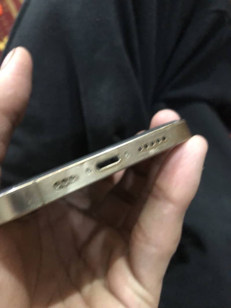 Apple iPhone 12 Pro 2