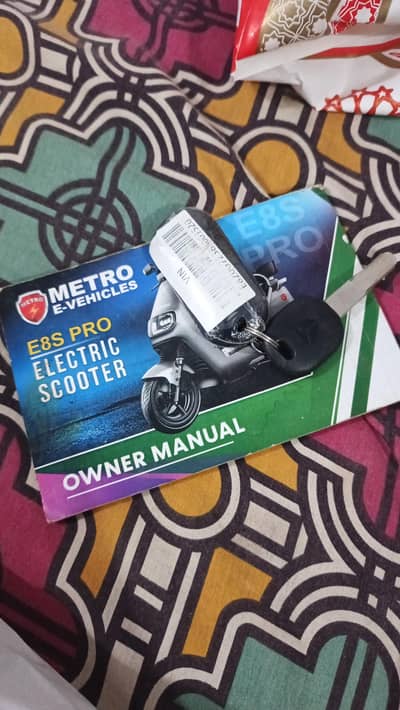 Metro E8S PRO Electric Scooty