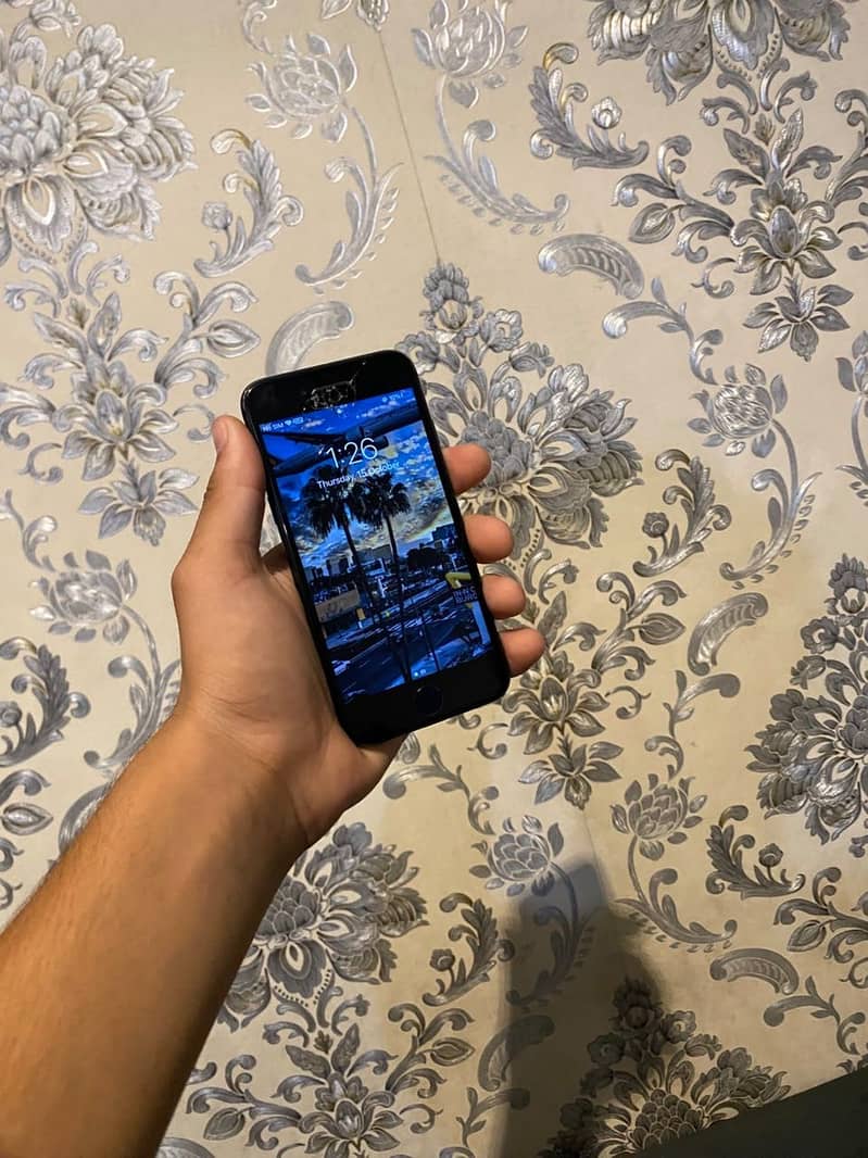 Apple iPhone 7 1