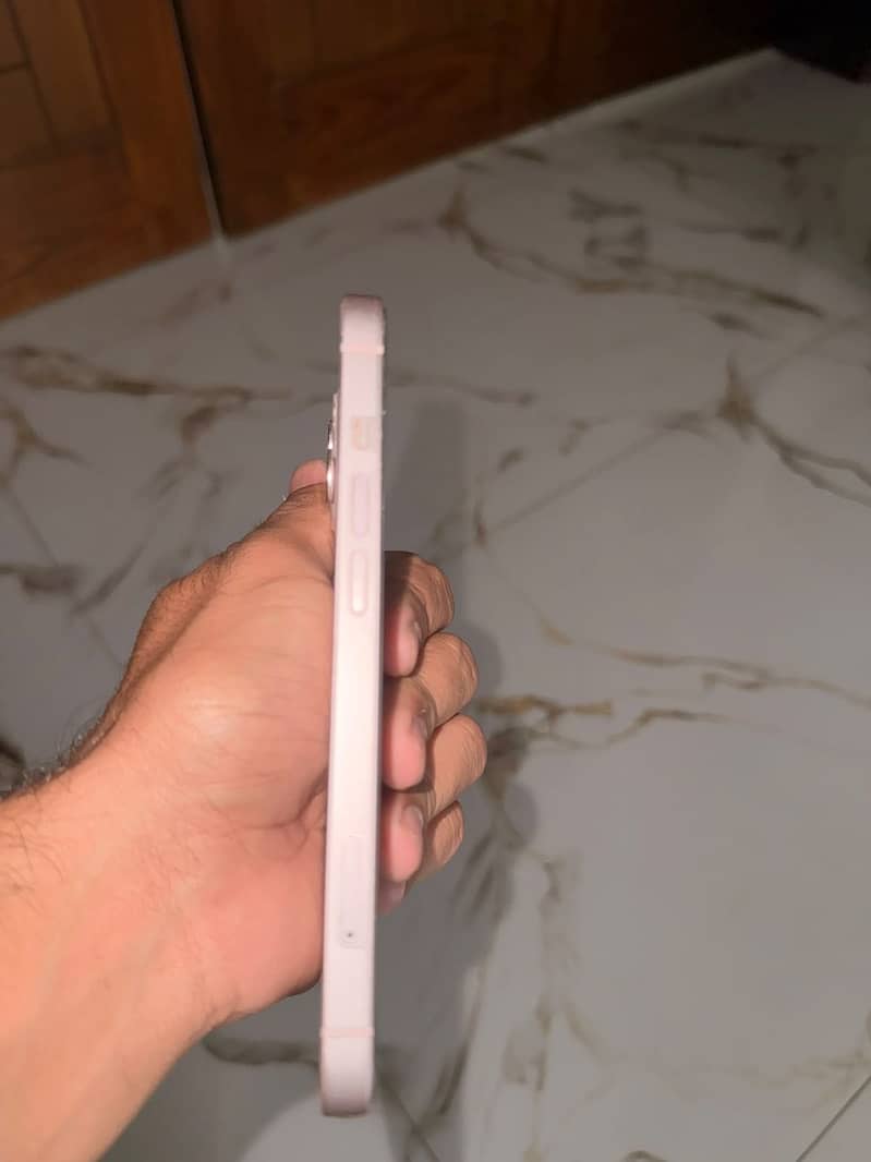 Apple iPhone 13 1