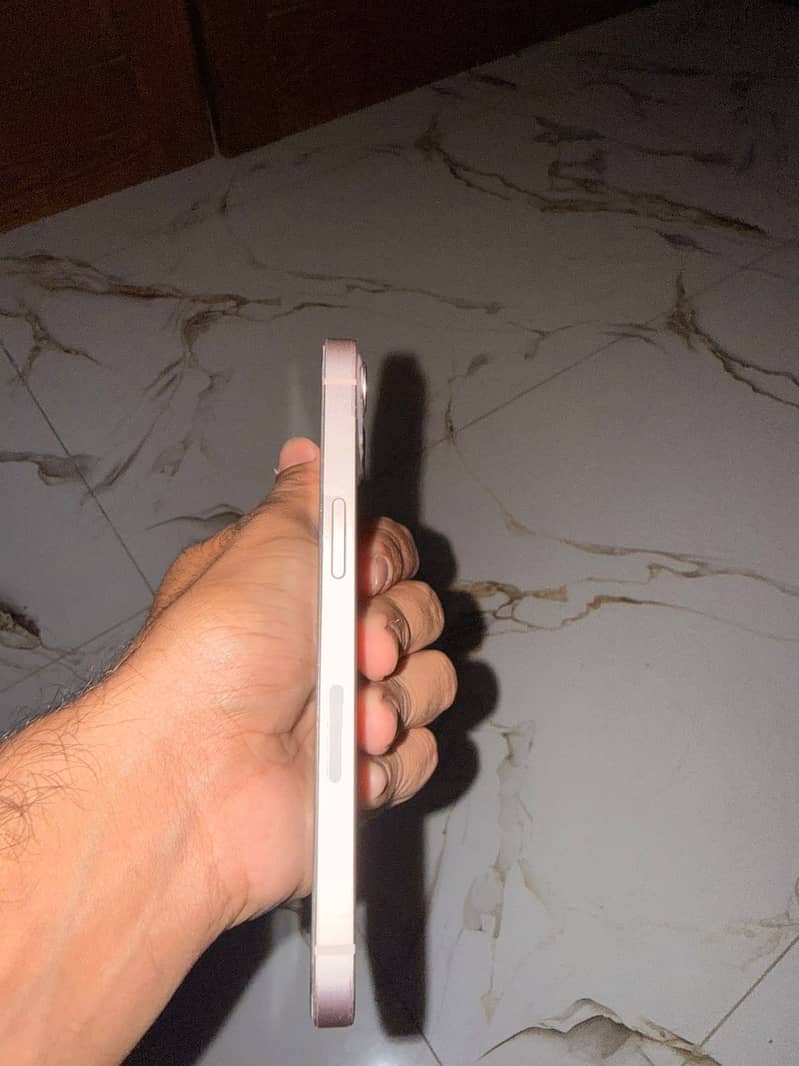 Apple iPhone 13 2