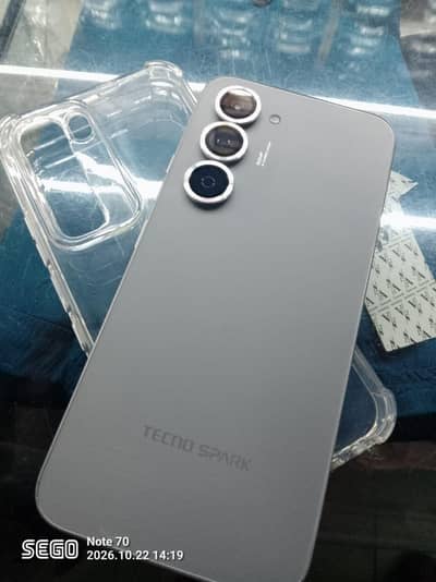Tecno Spark 40 Pro