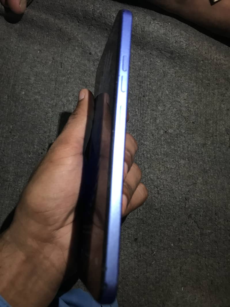 Tecno Spark 40 4
