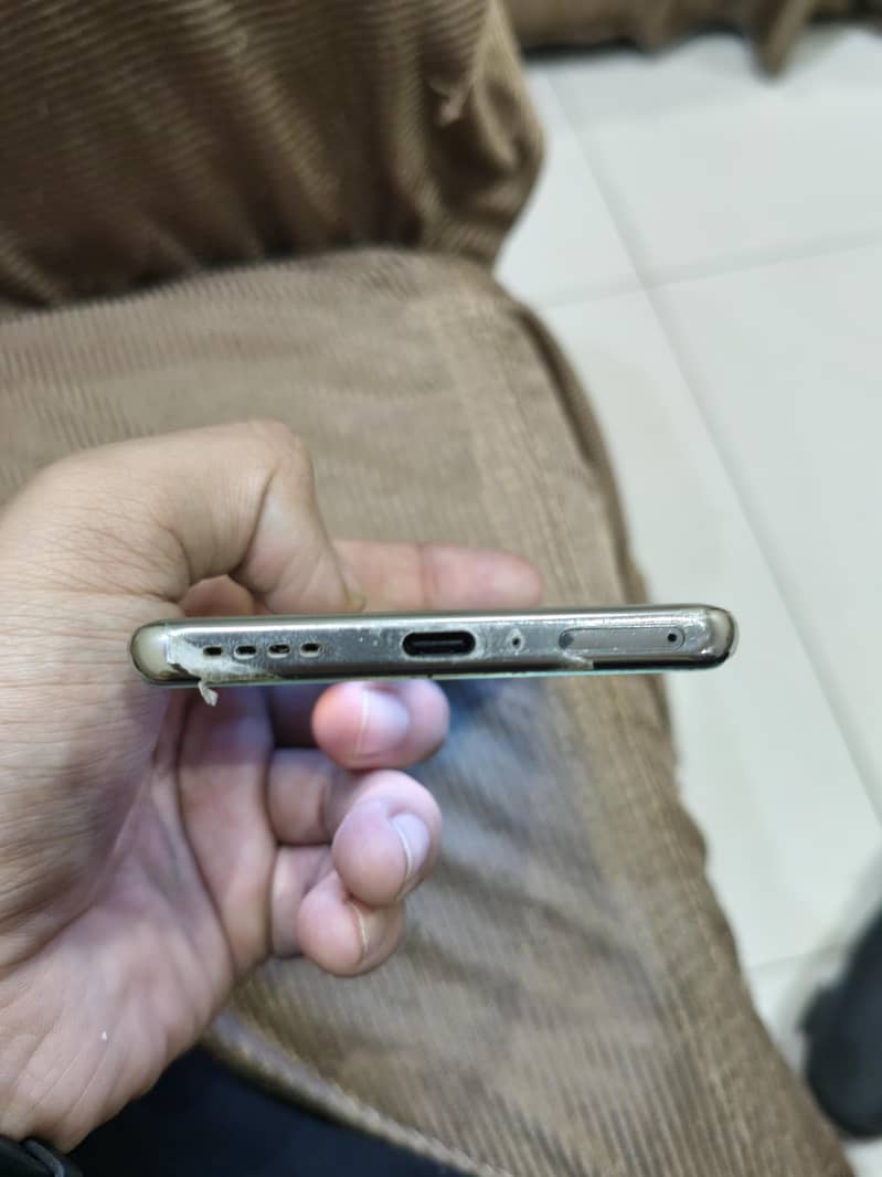 Infinix Note 40 Pro 4