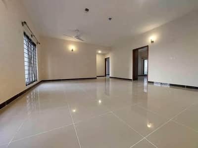 Commercial space available for rent in Gulshan block 5 code im