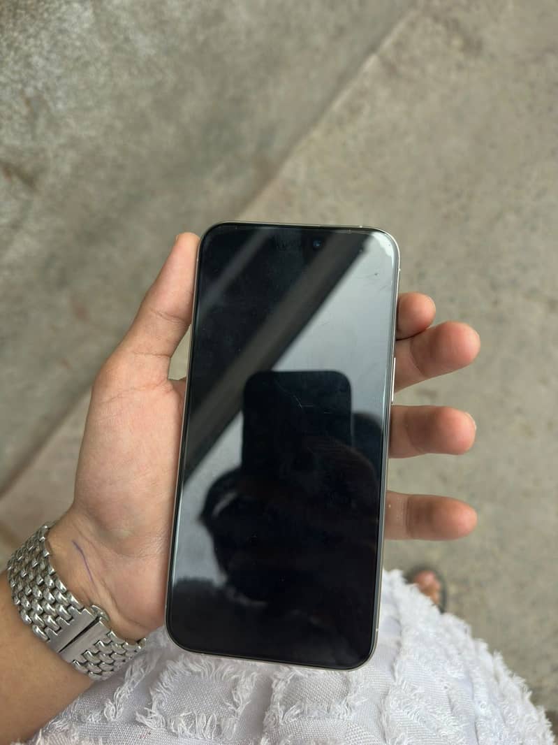 Apple iPhone 15 Pro Max 5