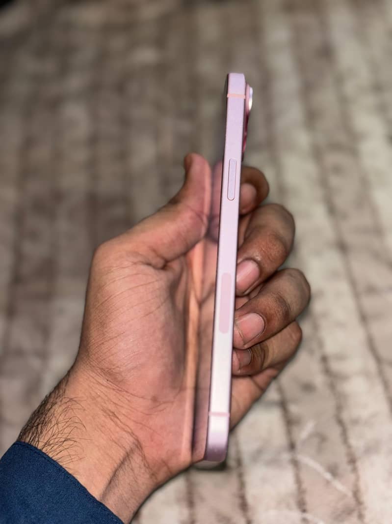 Apple iPhone 15 plus 4