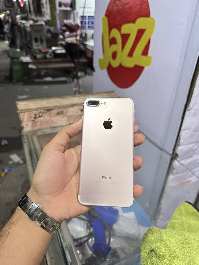 Apple iPhone 7 Plus 4