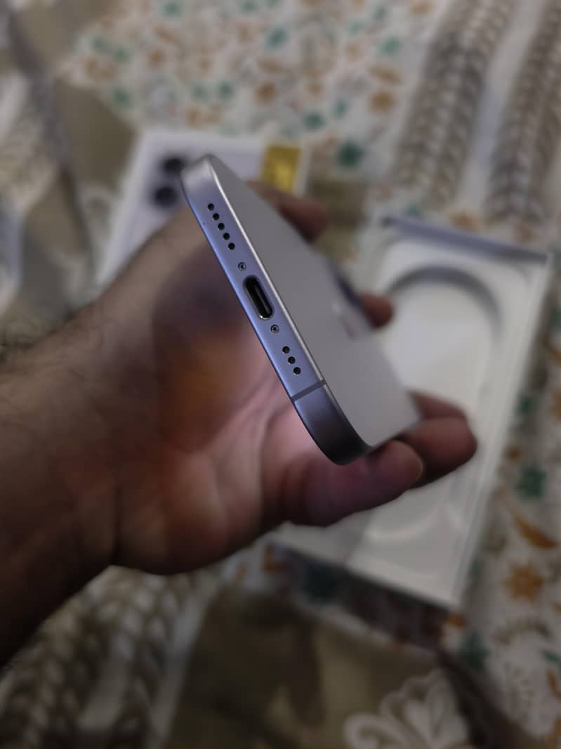 Apple iPhone 17 5