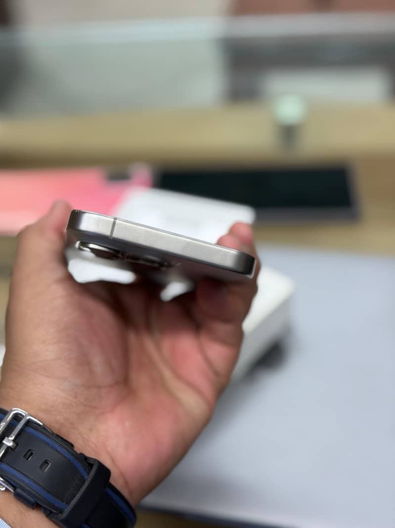 Apple iPhone 15 Pro 1