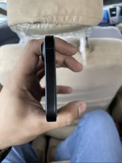 Apple iPhone 16